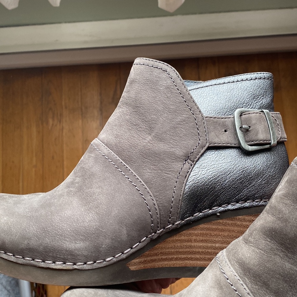 Dansko Shirley grey nubuck booties, size 37